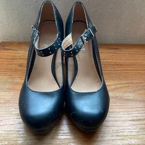 Report black heels with buckle strap size 8  1/2